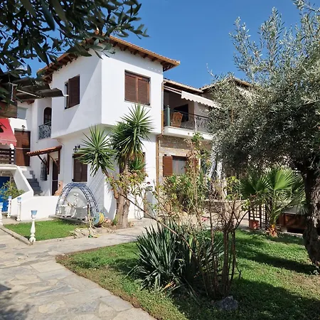 Mamidaki House Holiday home *